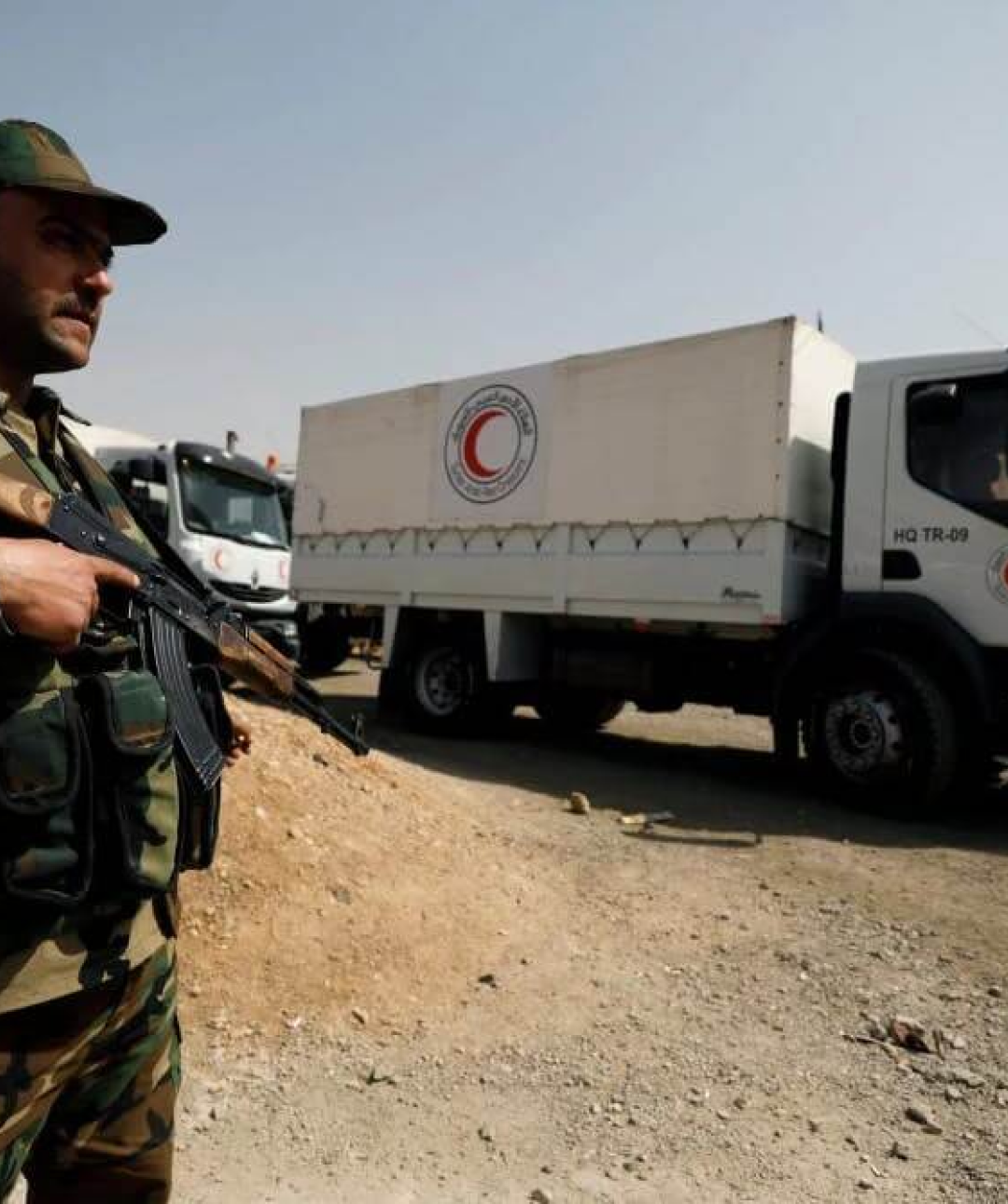 UN begins aid distribution in Syria’s Ghouta area amid shelling