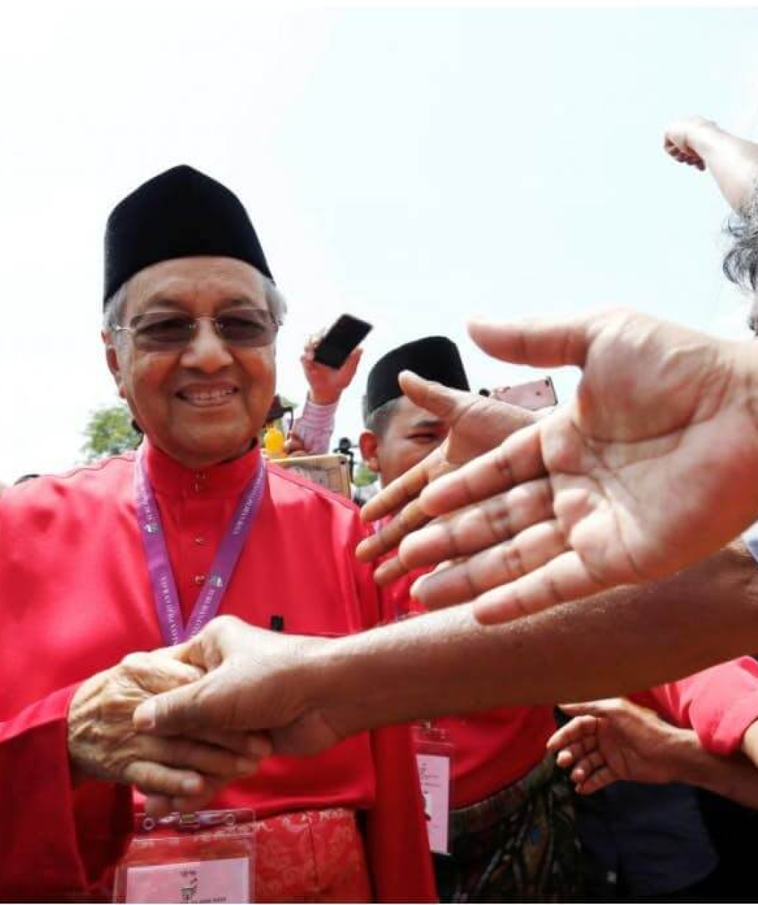 Malaysia's opposition leader Mahathir under investigation for 'fake news'