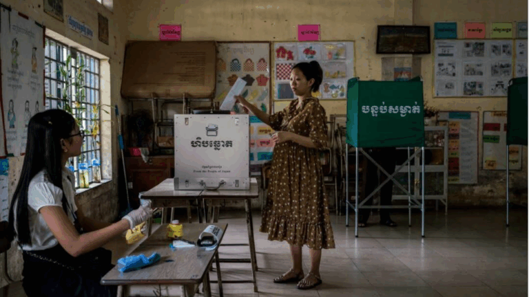 In Cambodia, Dissenting Voters Find Ways to Say ‘None of the Above’