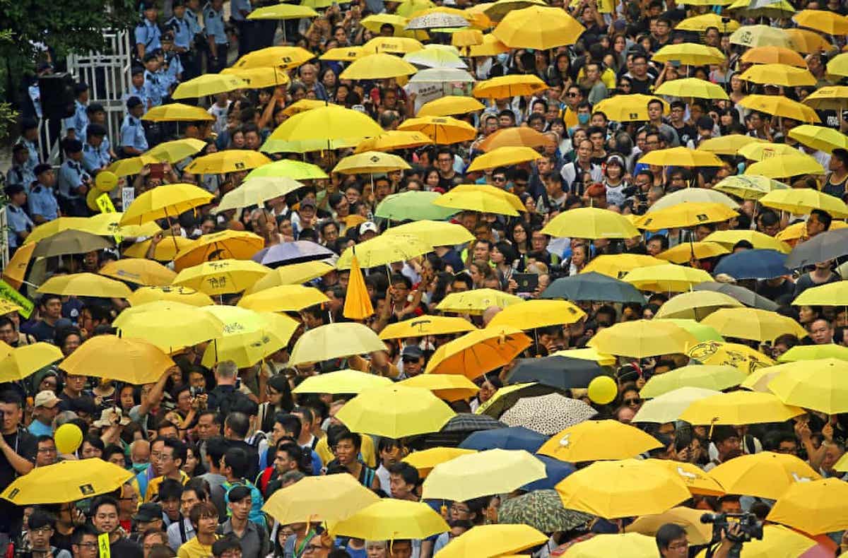 Body image - Protest Runway: The Use of Color & Fashion in Global Pro-Democracy Movements