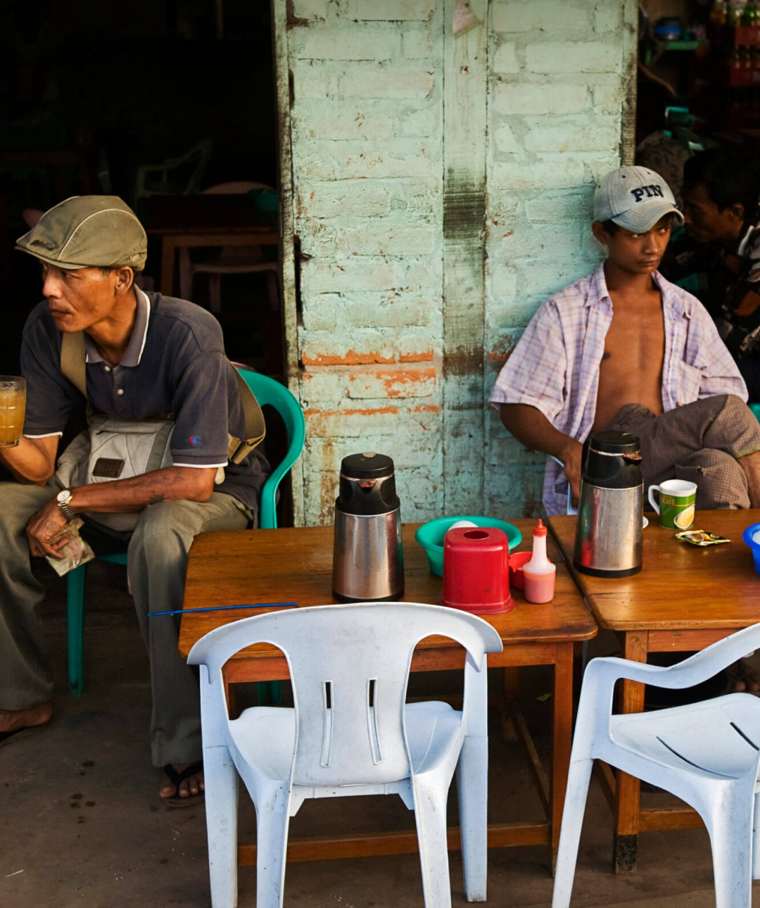 Burma: Release arbitrarily detained performers Mobile Header