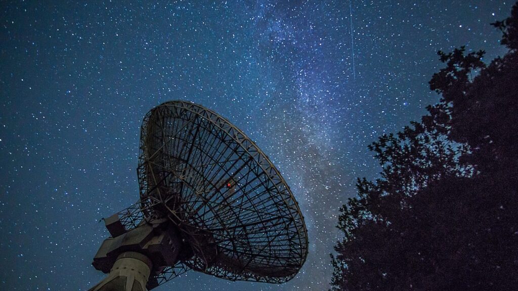 Space Radar pointing up into night sky
