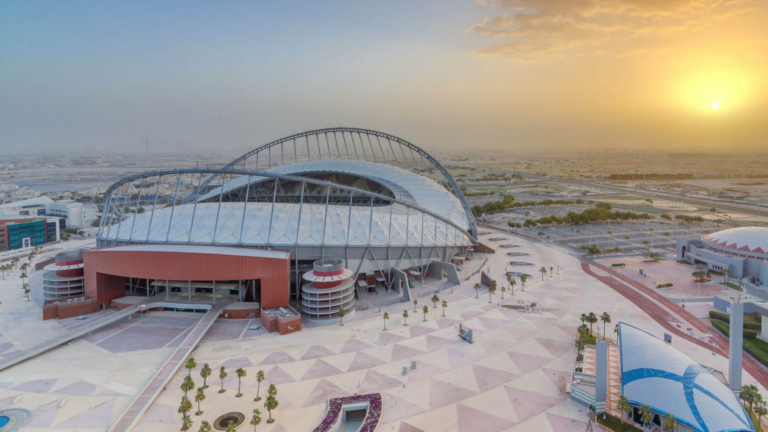 Qatar’s Human Rights Record in the World’s Spotlight (Arabic)